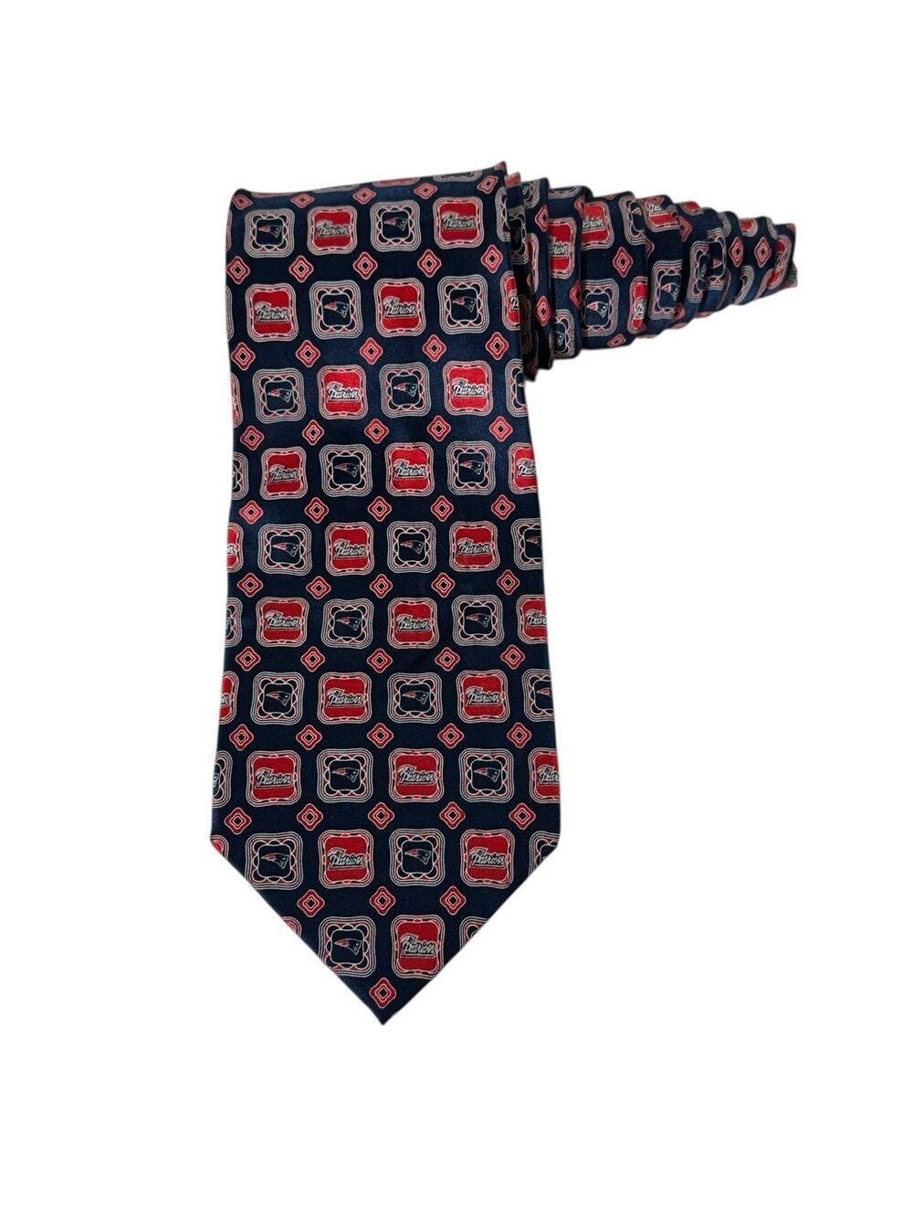NFL New England Patriots Logo Mascot Football Novelty Necktie Silk